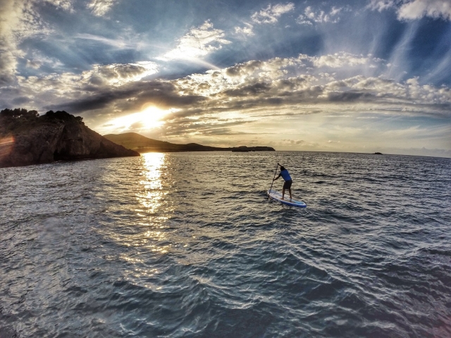  Paddelsurfen in Wellen 